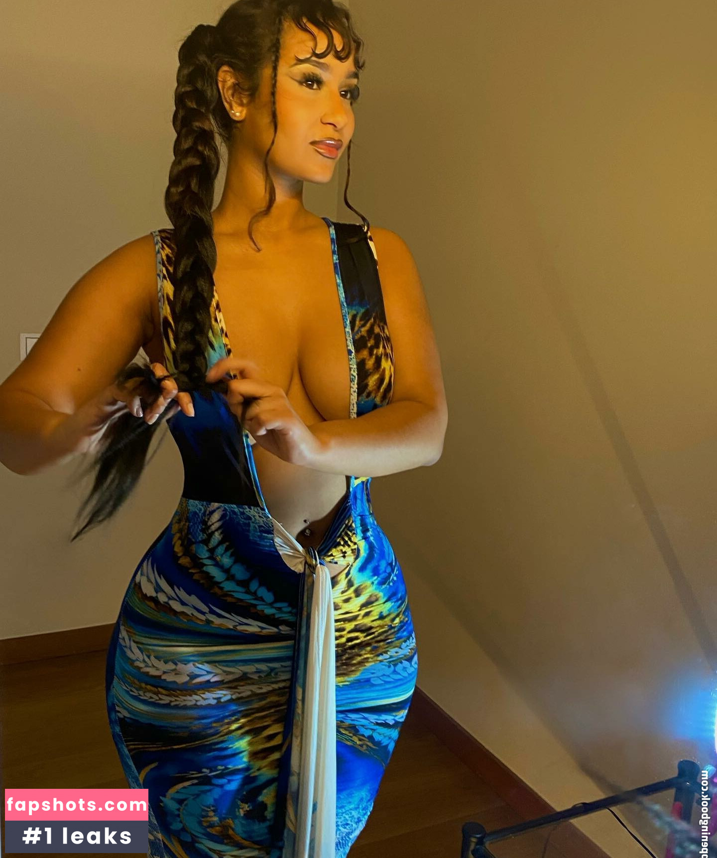 Carlaalison_n gallery photo #5