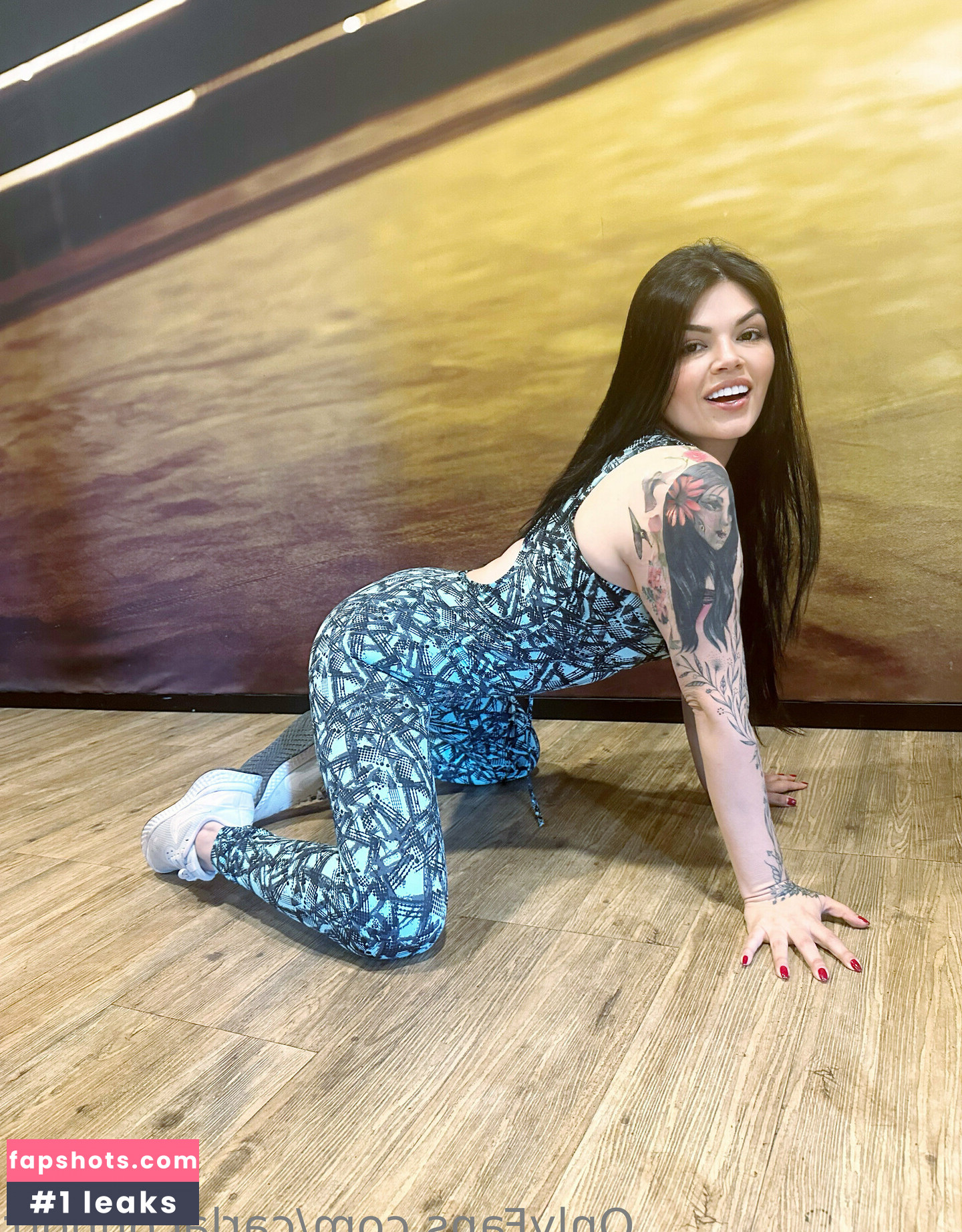 carlaconnorr gallery photo #9