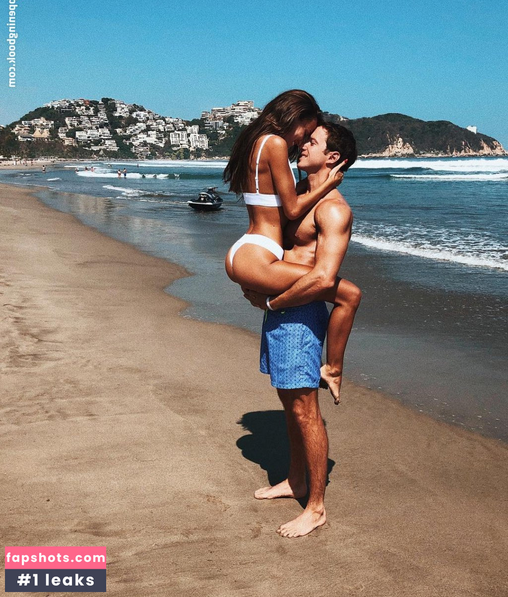 Carlota Enseñat gallery photo #9