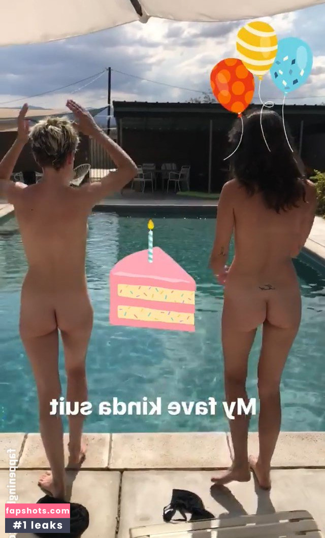 Carly Foulkes gallery photo #101