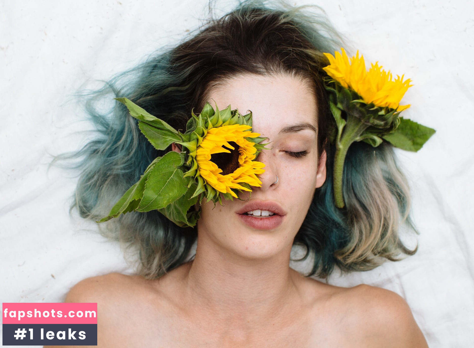 Carly Foulkes gallery photo #18