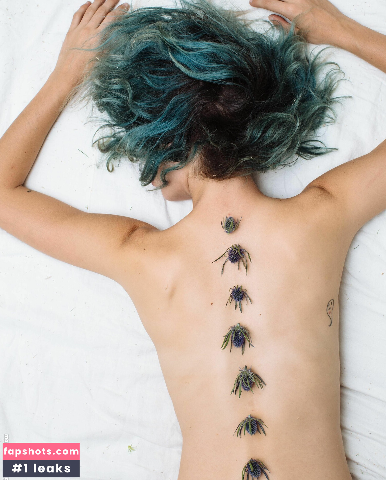 Carly Foulkes gallery photo #42