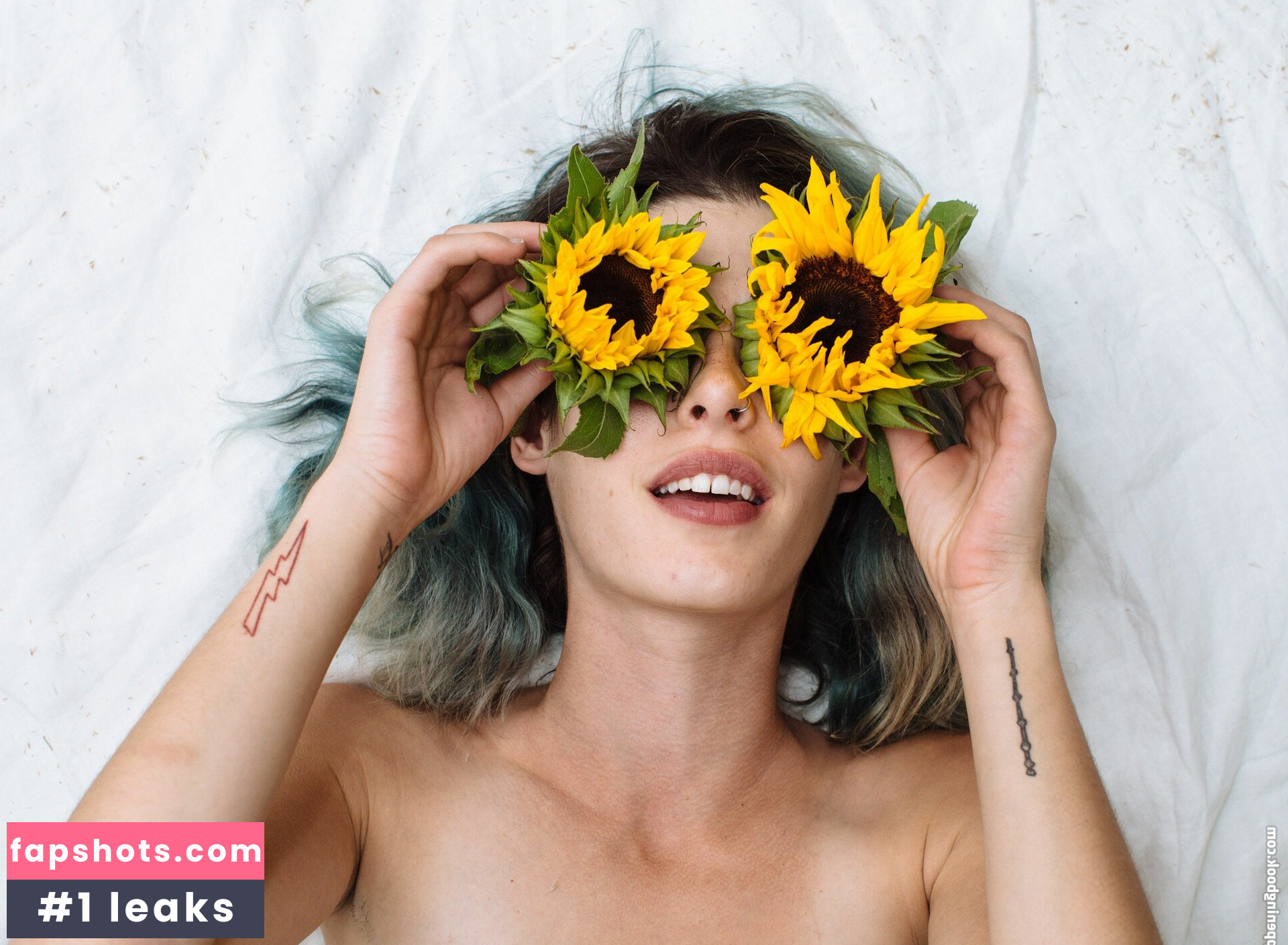 Carly Foulkes gallery photo #44