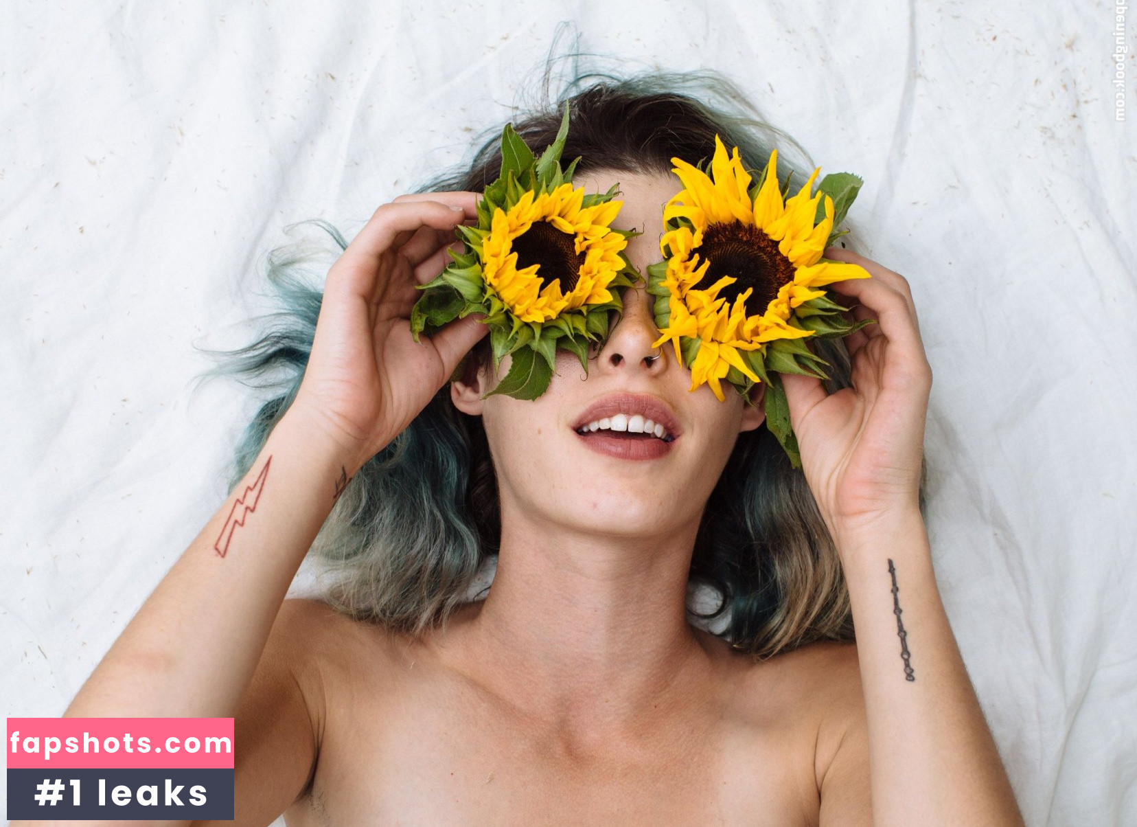 Carly Foulkes gallery photo #83