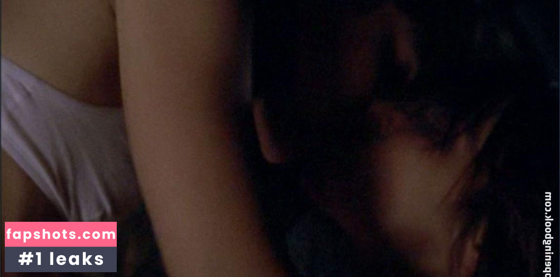 Carly Pope gallery photo #30