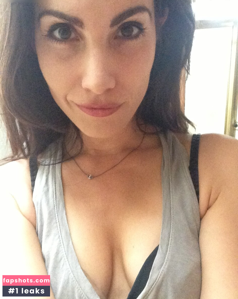 Carly Pope gallery photo #5