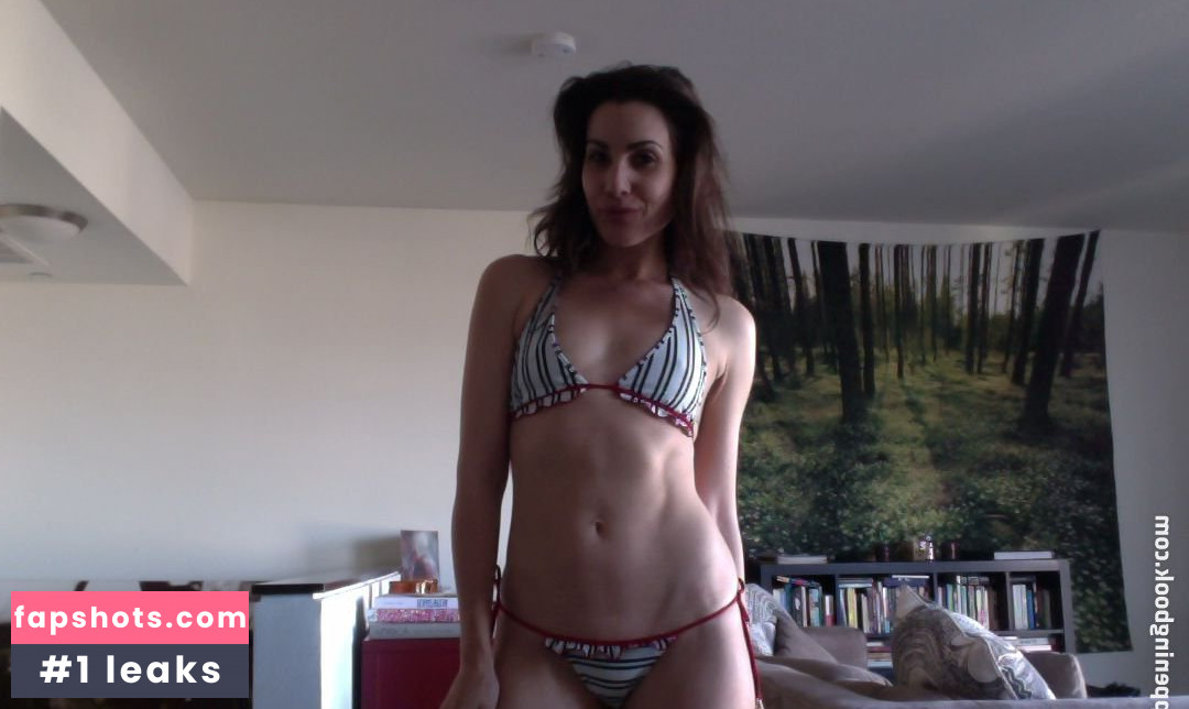 Carly Pope gallery photo #43