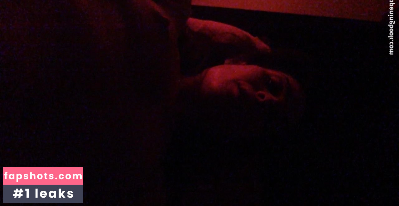 Carly Pope gallery photo #45