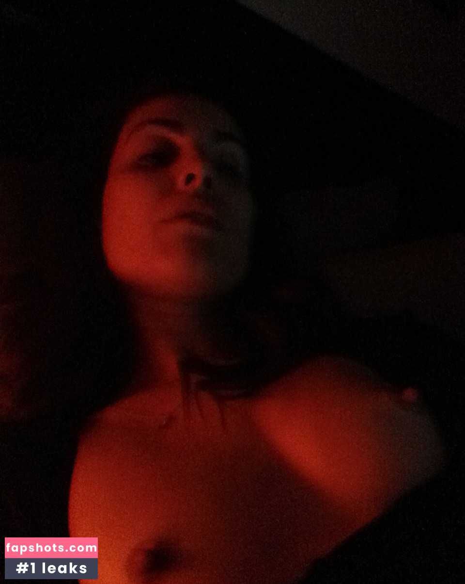 Carly Pope gallery photo #52