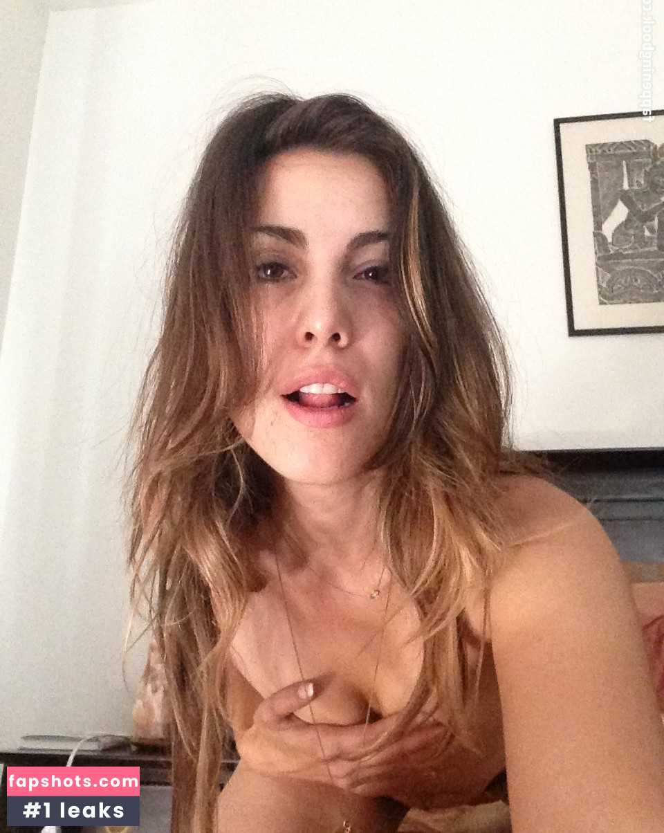 Carly Pope gallery photo #54