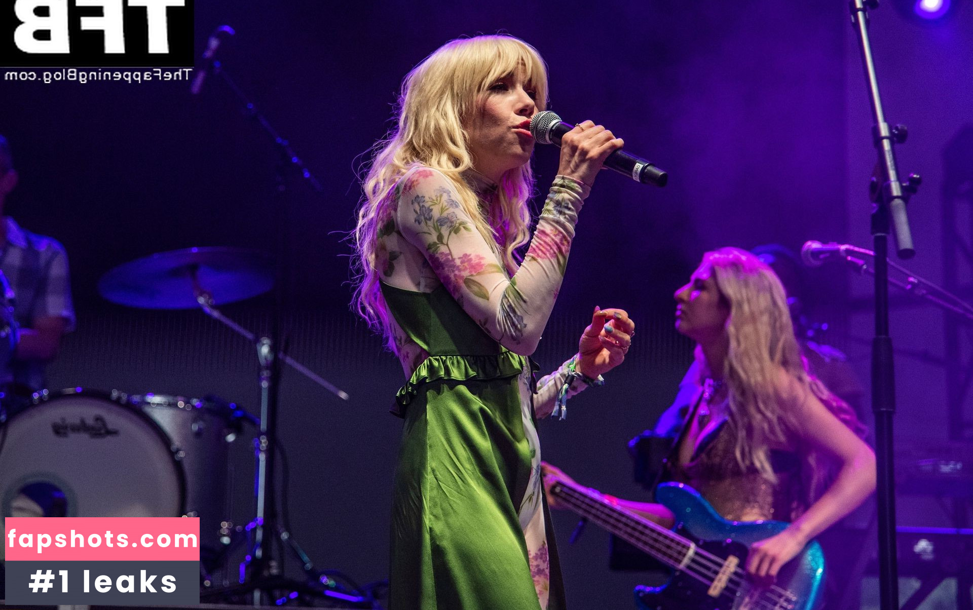 Carly Rae Jepsen gallery photo #28