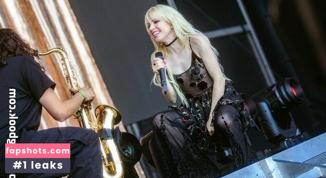 Carly Rae Jepsen gallery photo #9