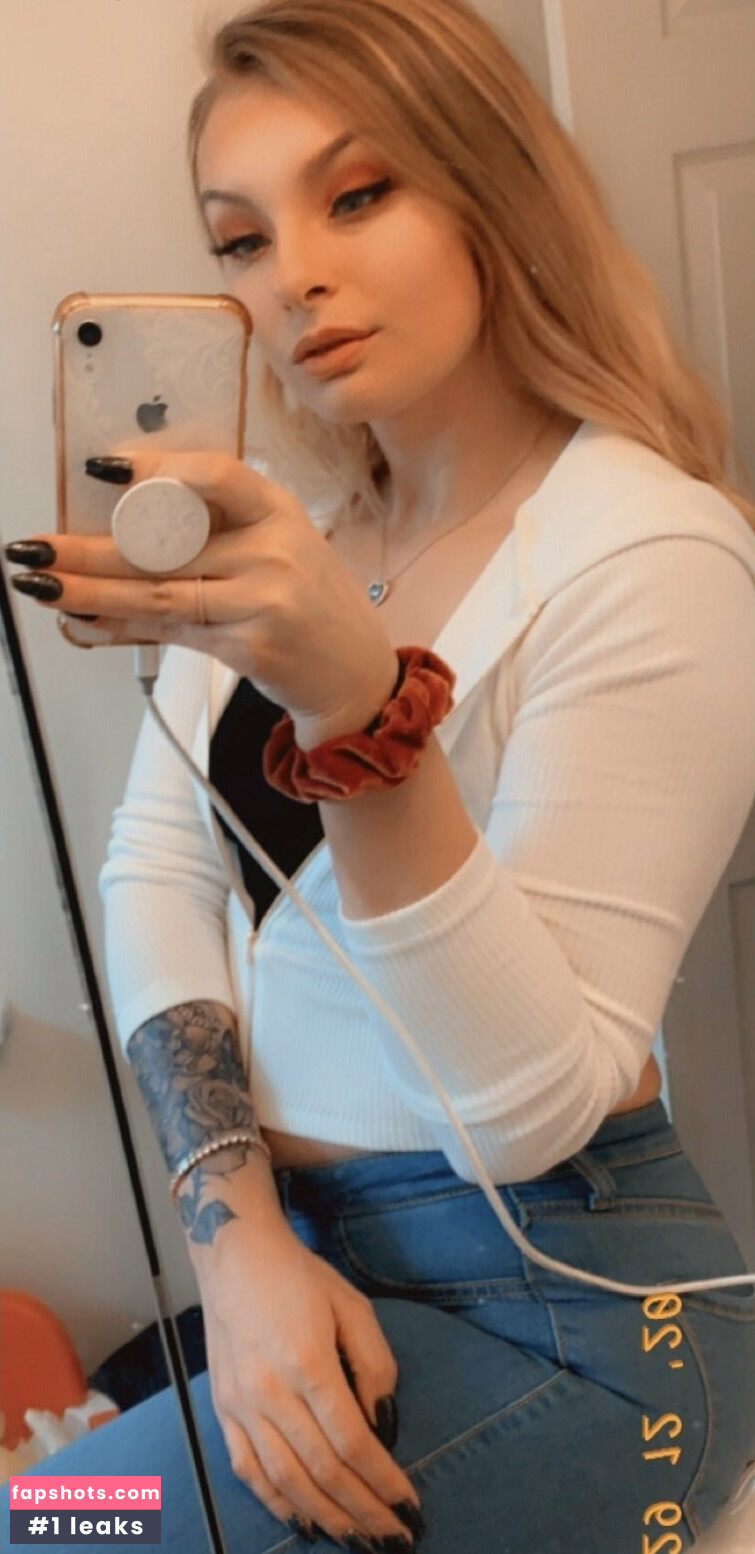 carlyraeofficial Nude Leaks OnlyFans Photos #9 - Fapshots