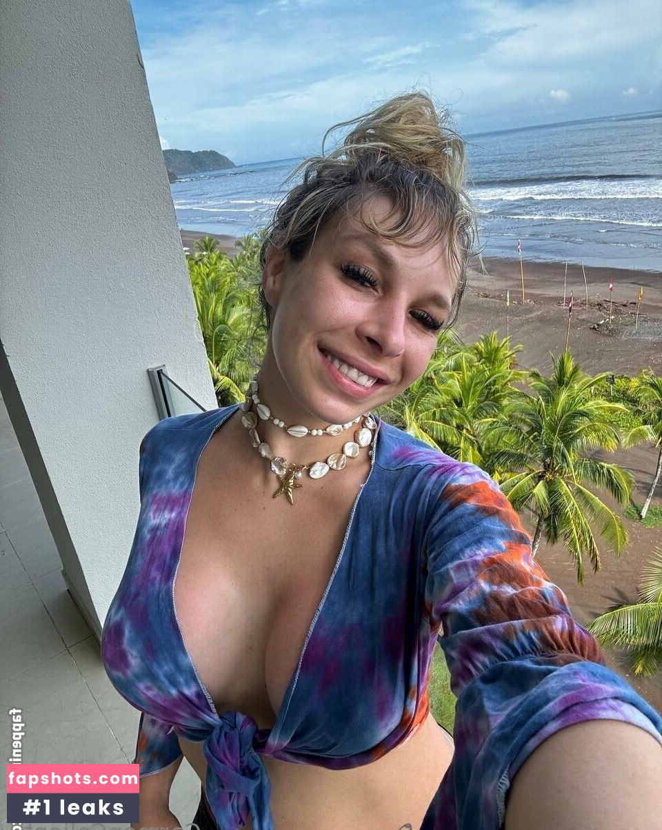 Carmen Caliente gallery photo #35