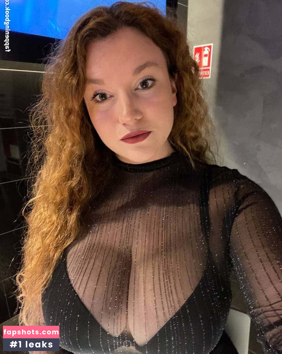 carmen_curvy gallery photo #96