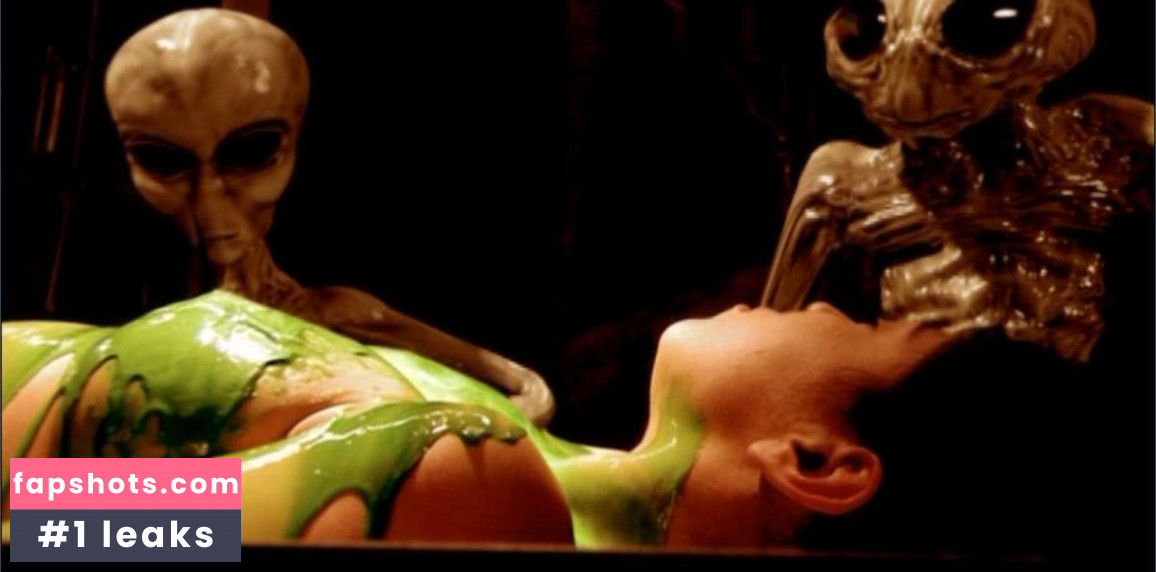 Carmen Echeverria gallery photo #3