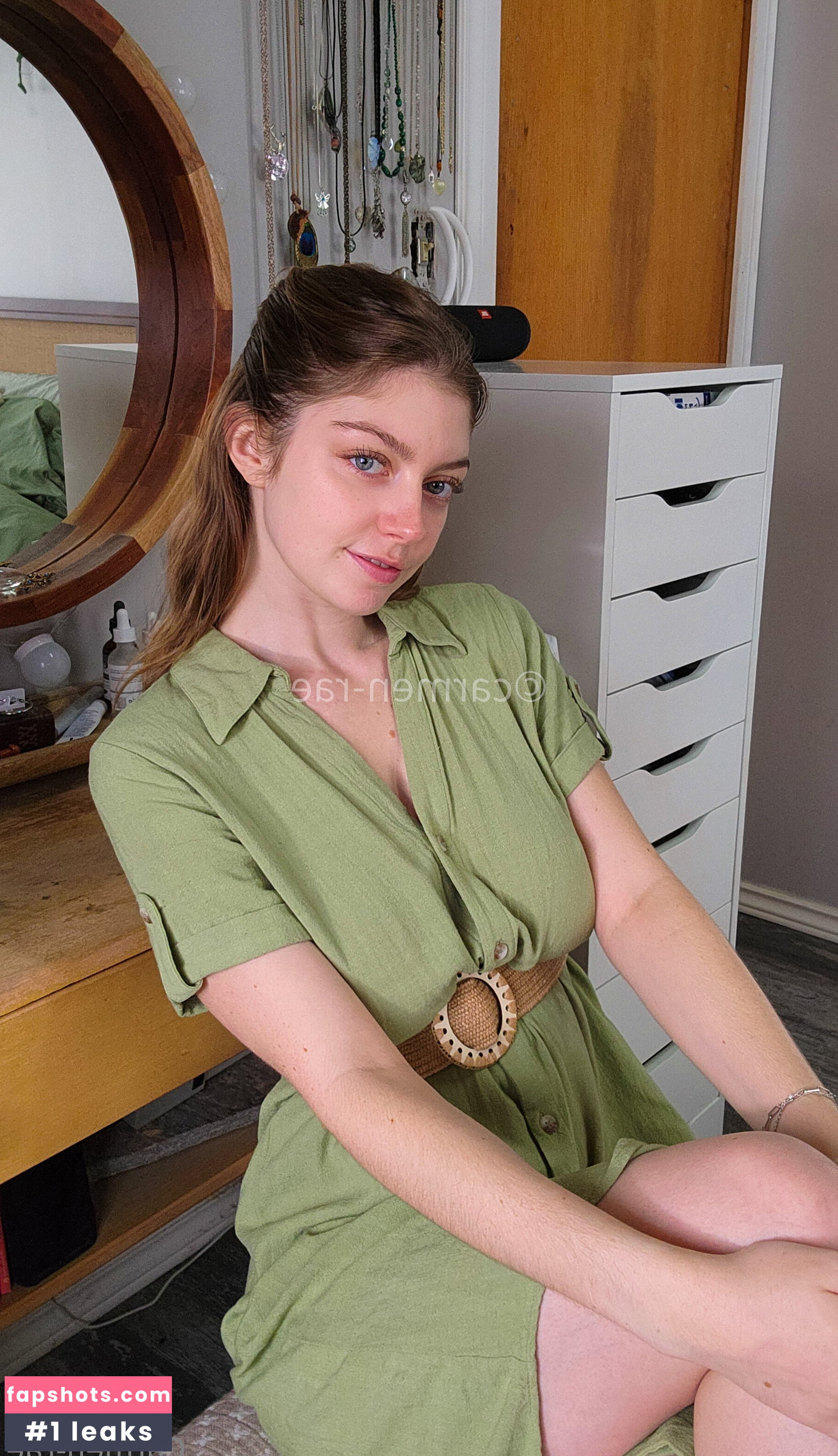 Carmen-Rae gallery photo #1595