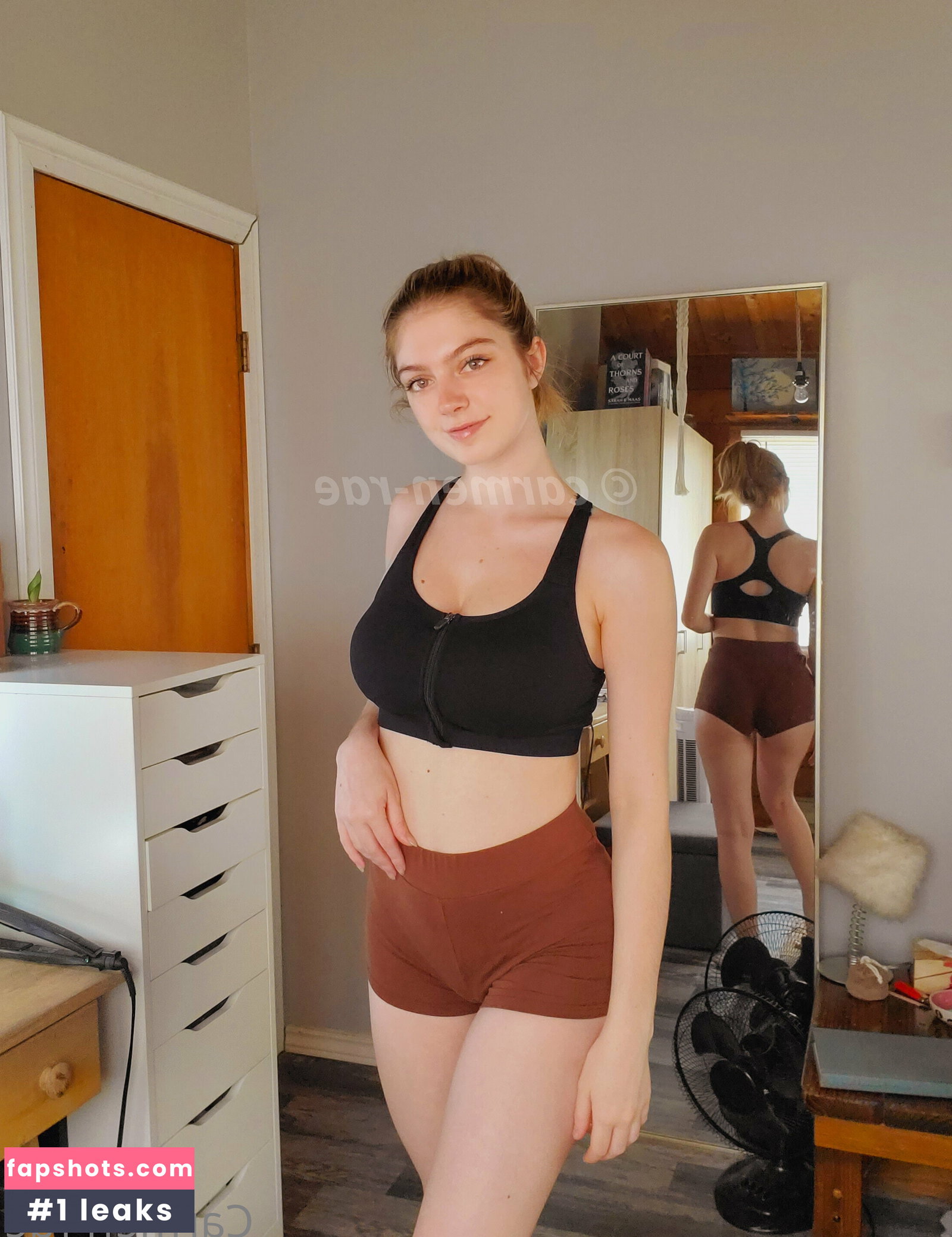 Carmen-Rae gallery photo #6451