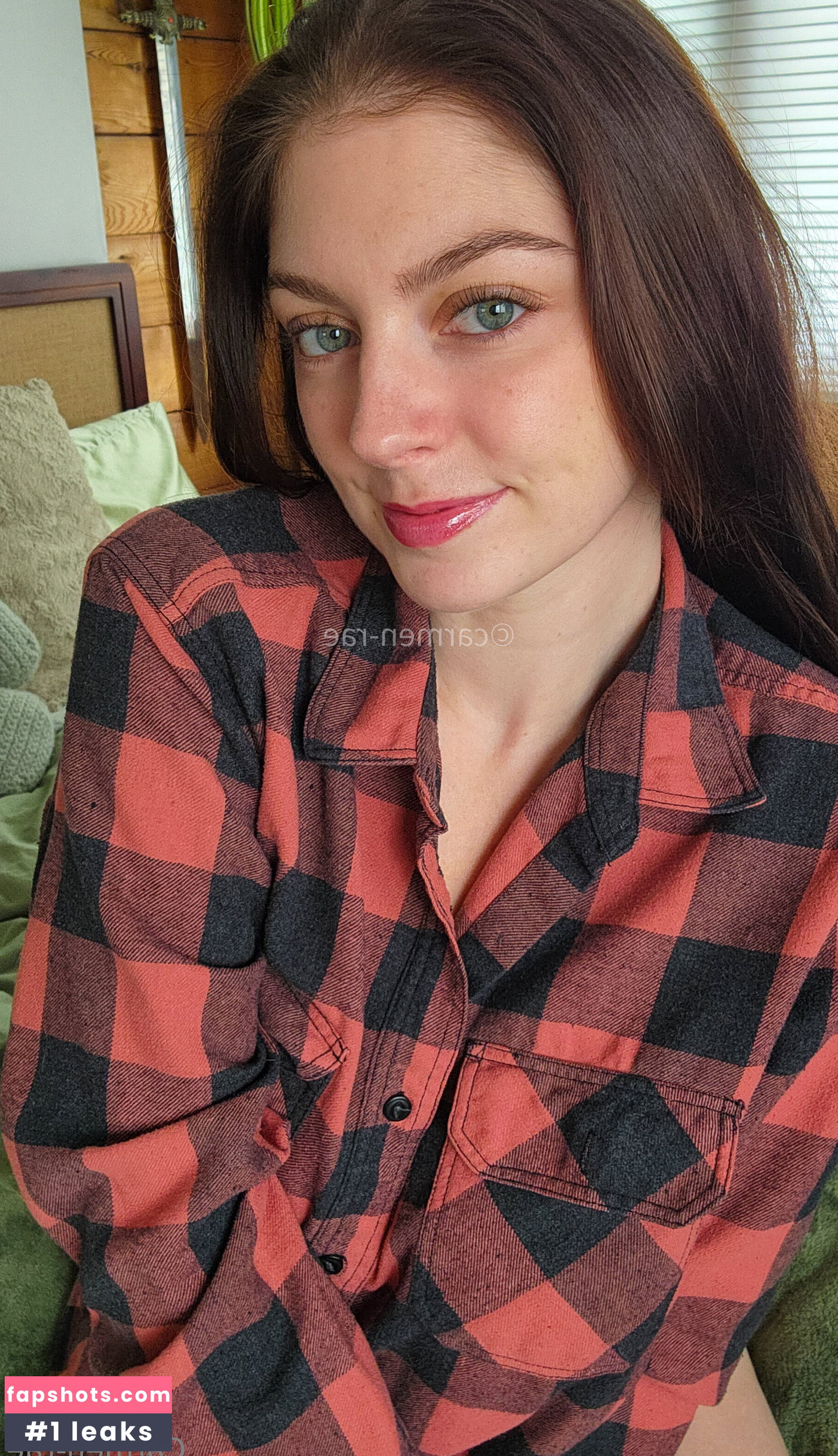 Carmen-Rae gallery photo #9197