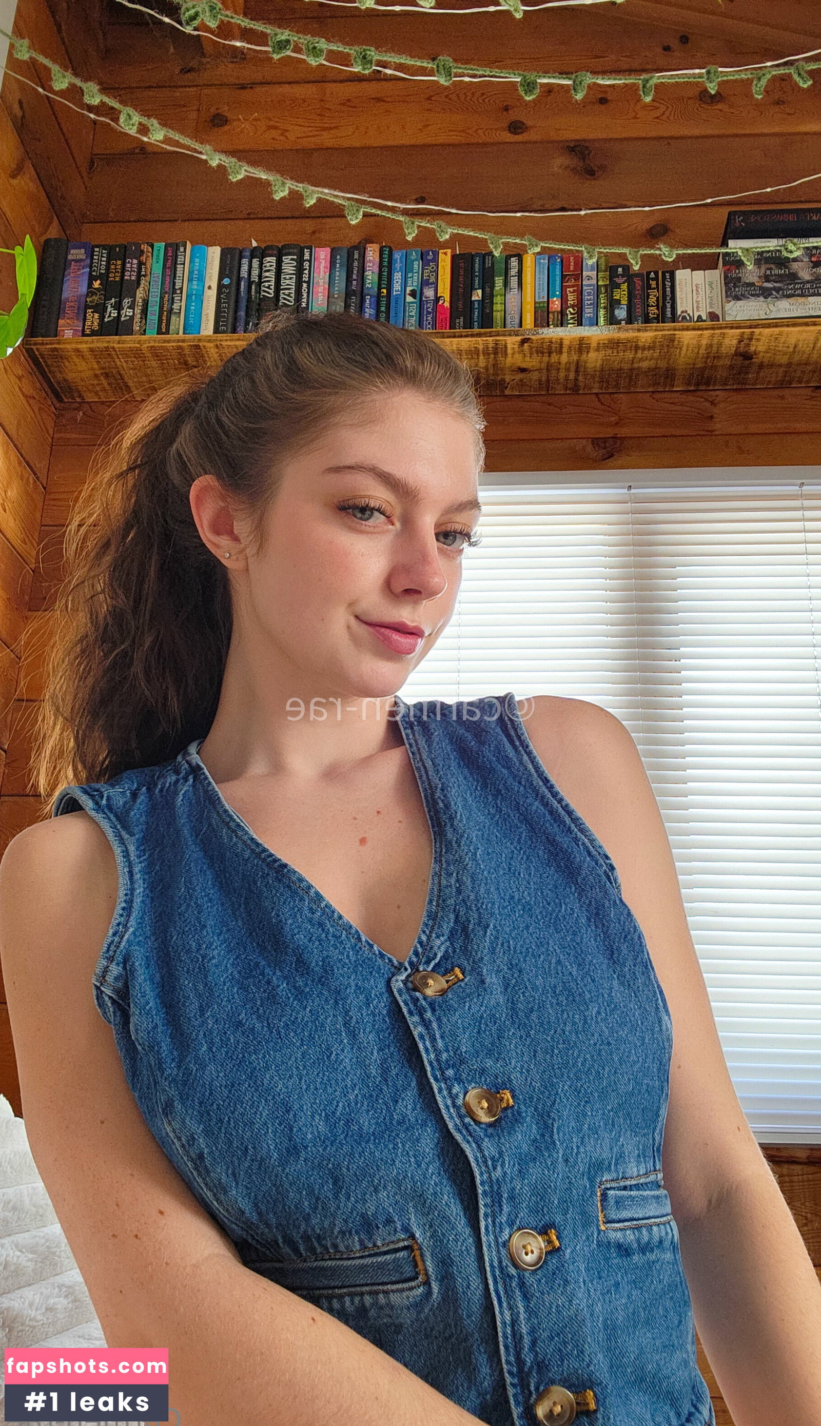 Carmen-Rae gallery photo #3624