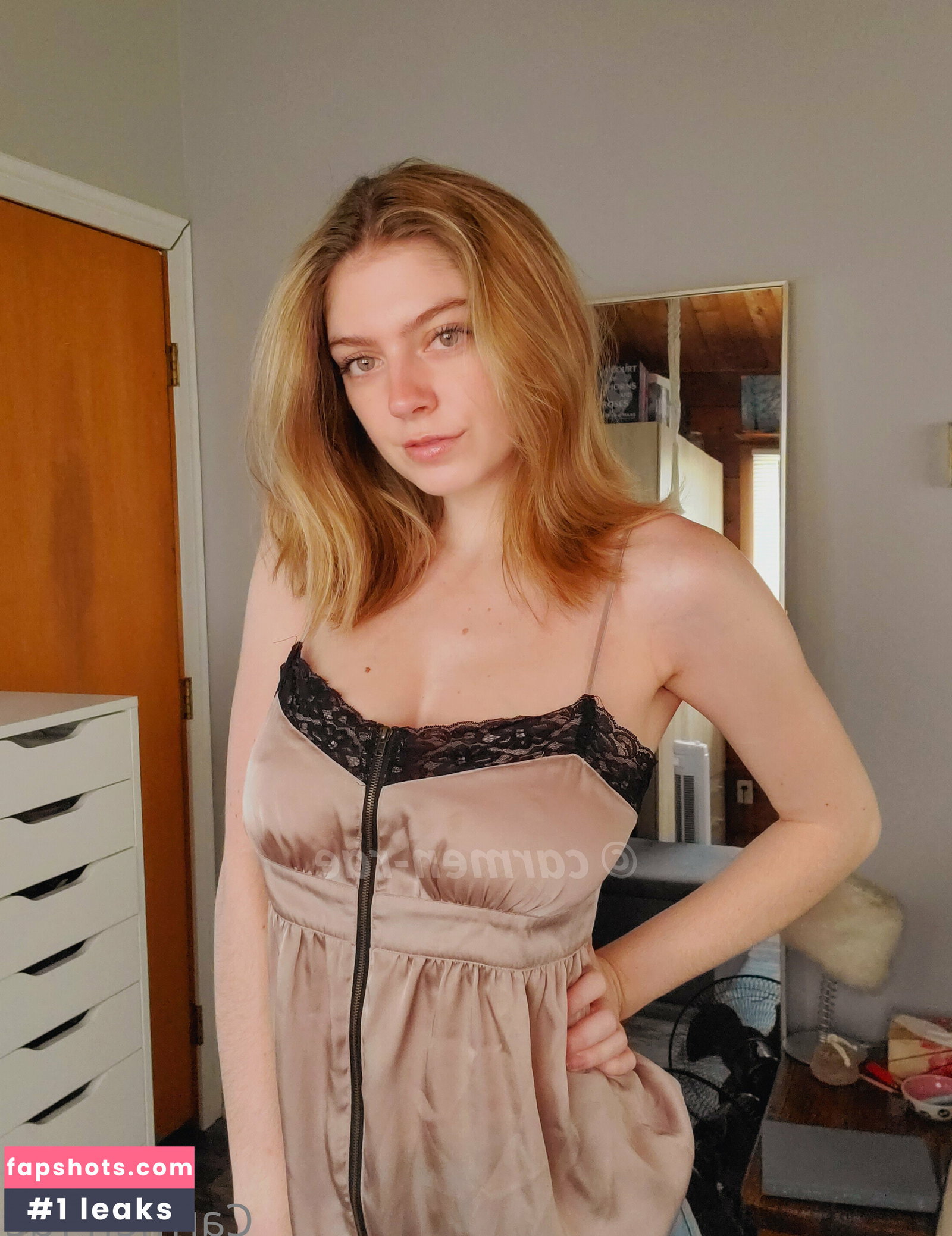 Carmen-Rae gallery photo #8929