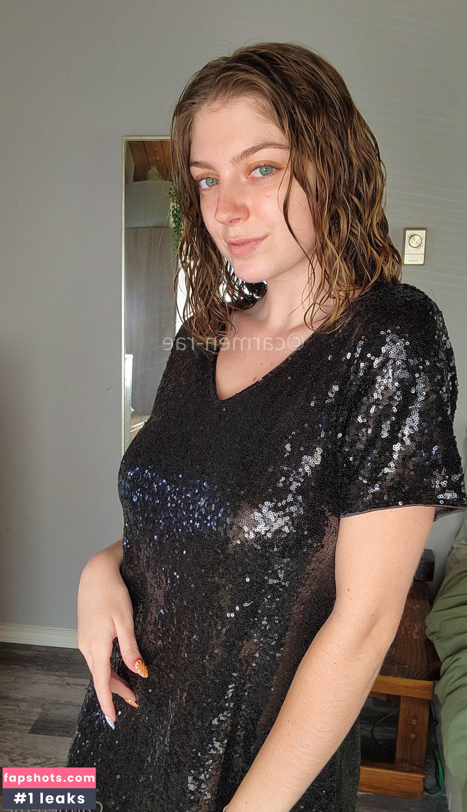 Carmen-Rae gallery photo #35