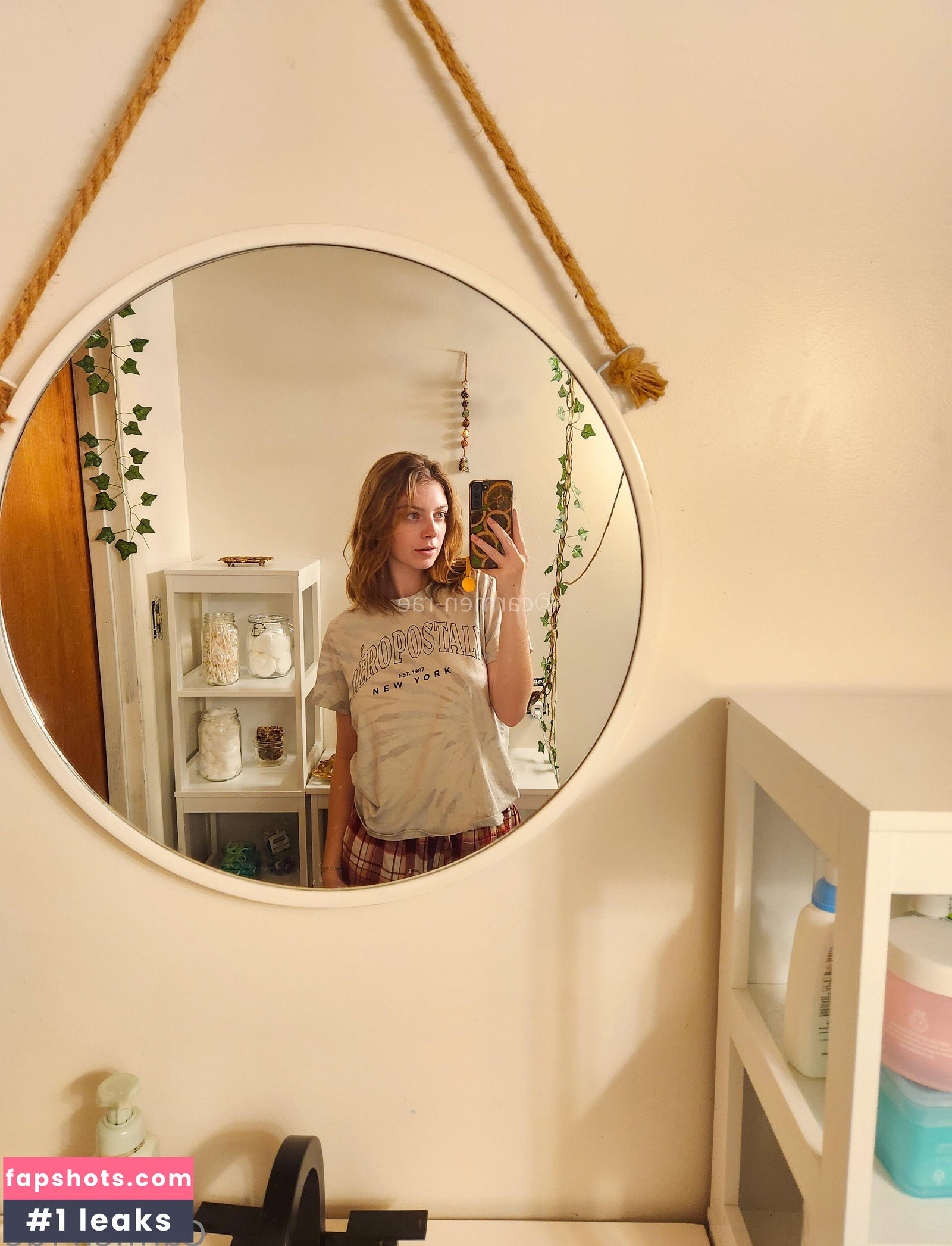 Carmen-Rae gallery photo #34