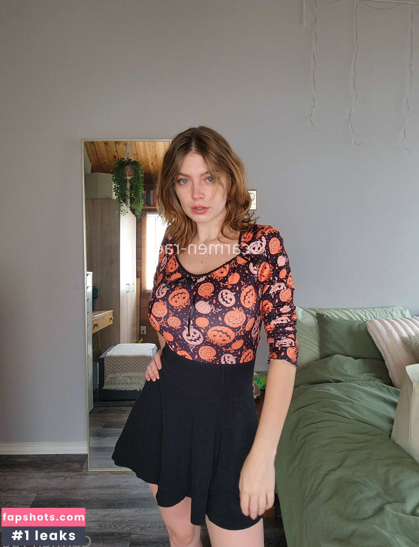 Carmen-Rae gallery photo #3919