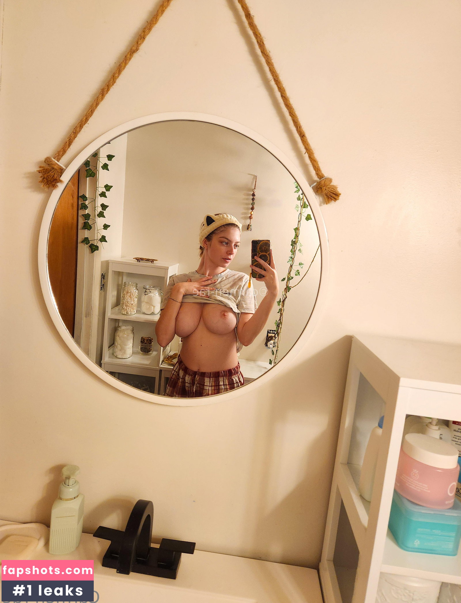 Carmen-Rae gallery photo #7502