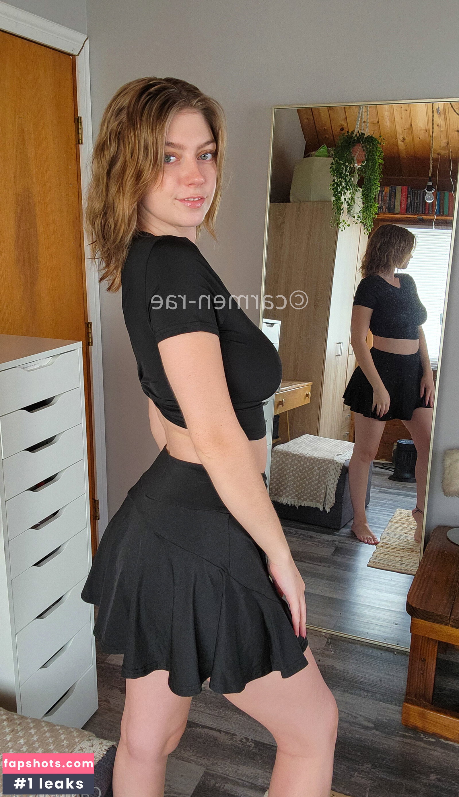 Carmen-Rae gallery photo #3601