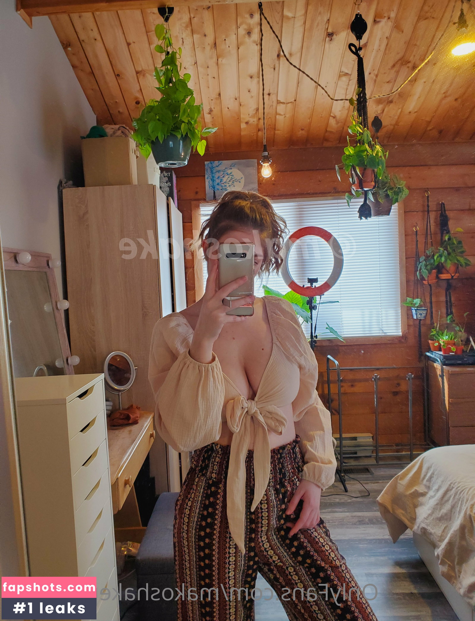 Carmen-Rae gallery photo #5453