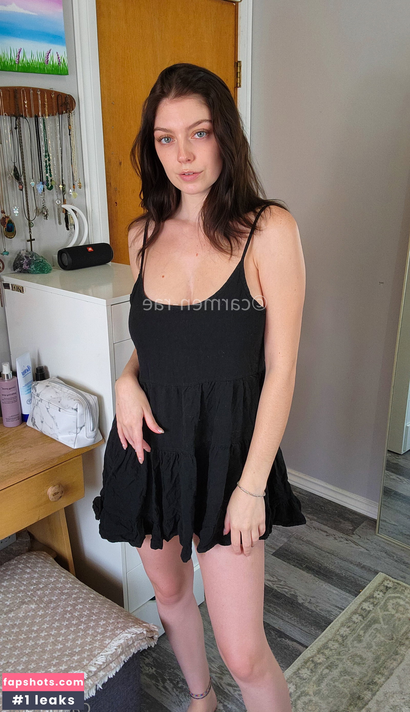 Carmen-Rae gallery photo #9023