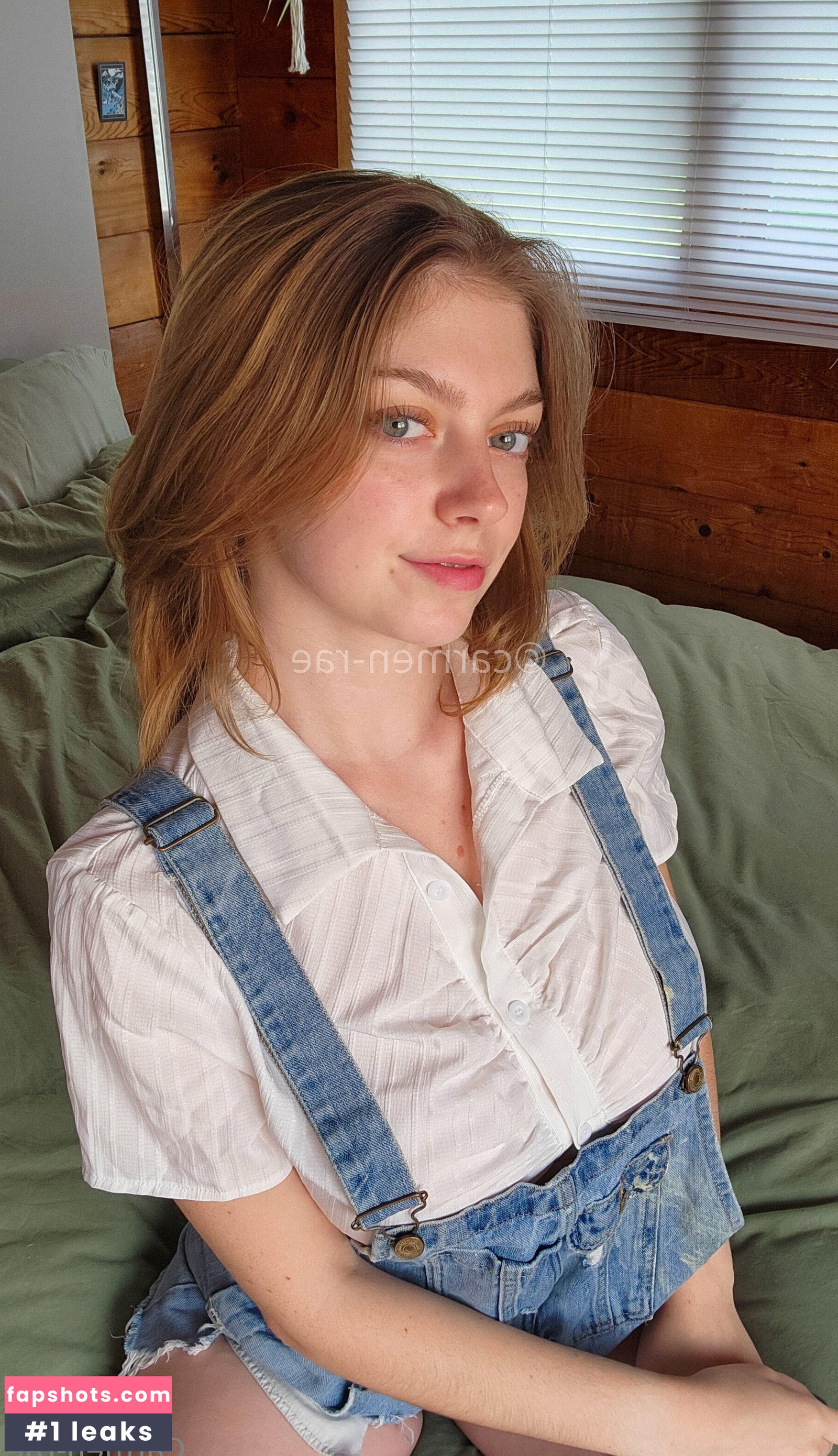 Carmen-Rae gallery photo #8996