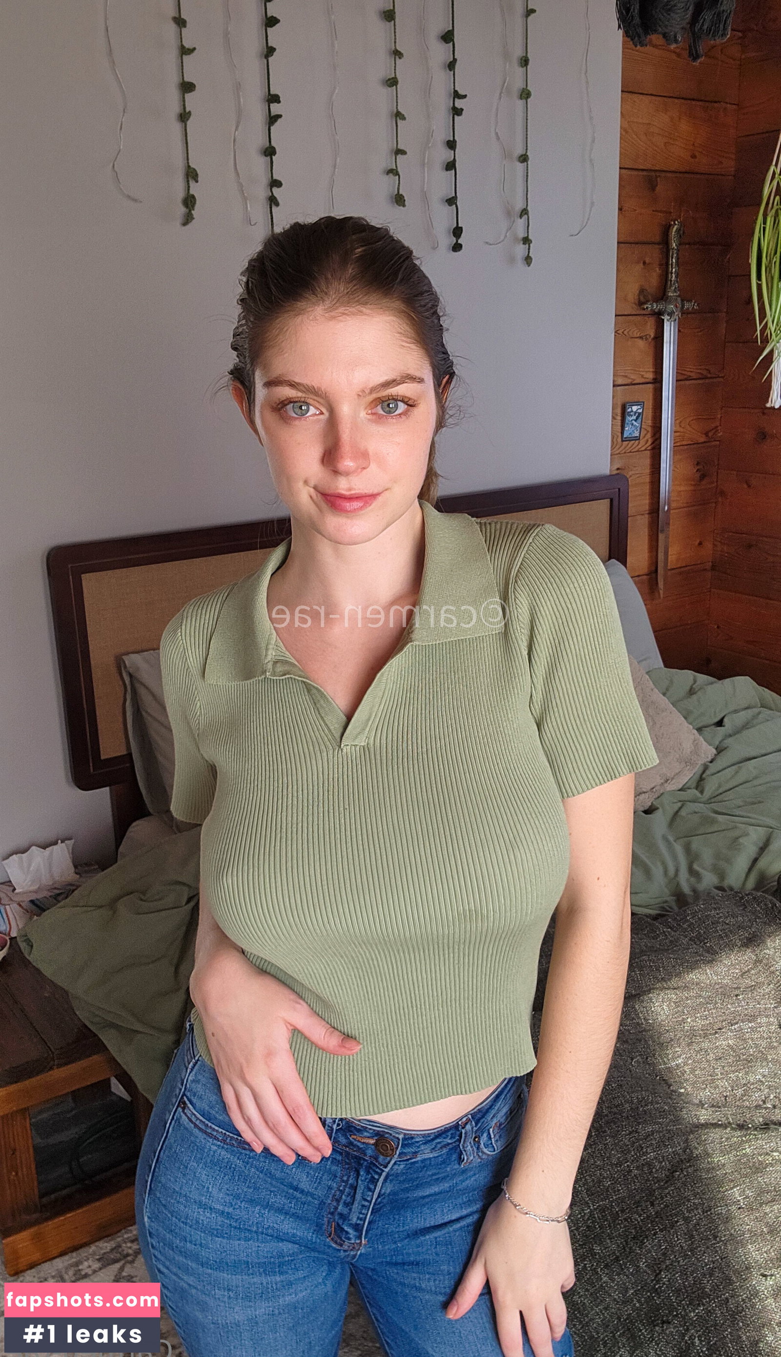 Carmen-Rae gallery photo #6382