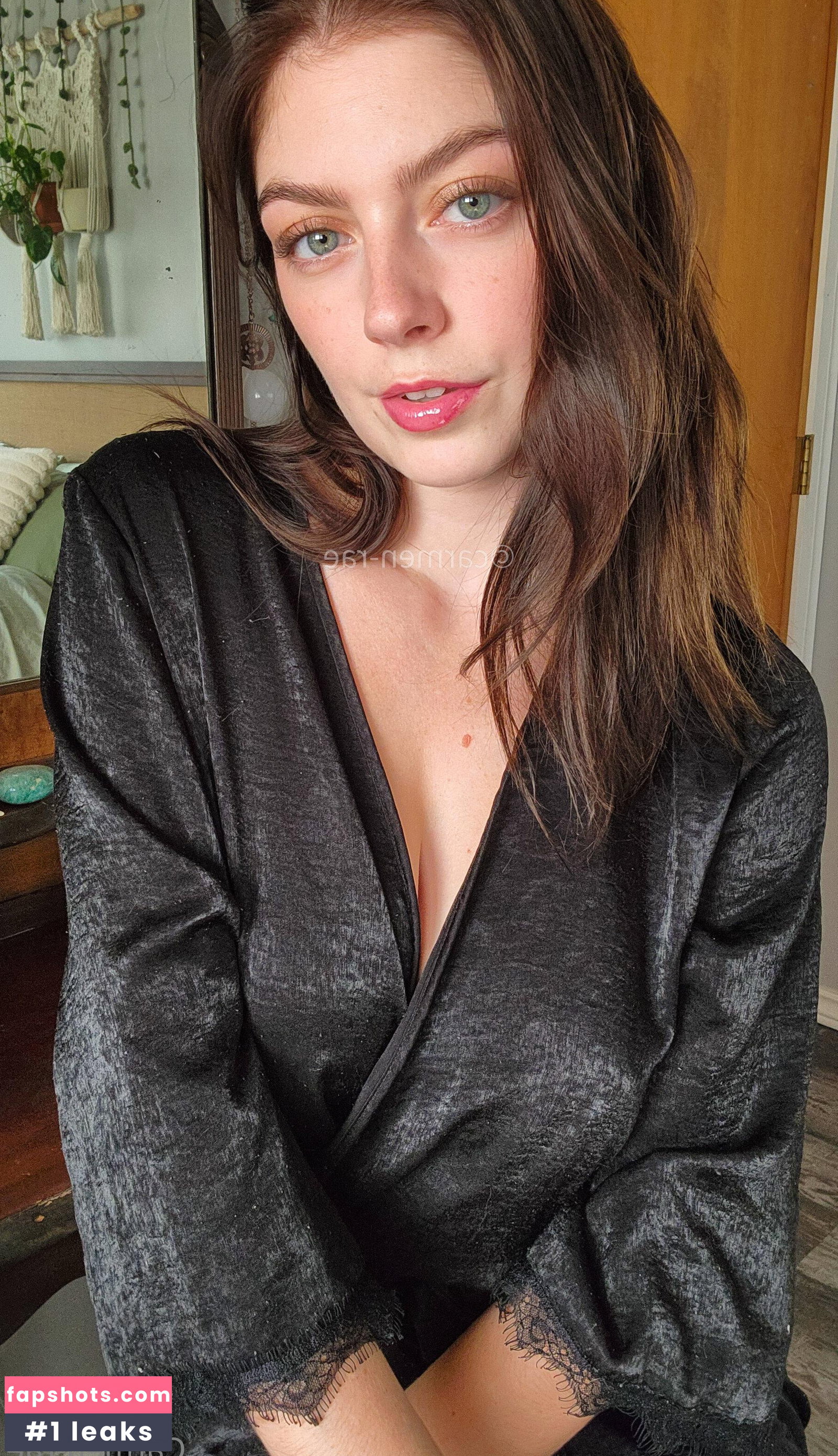 Carmen-Rae gallery photo #6033