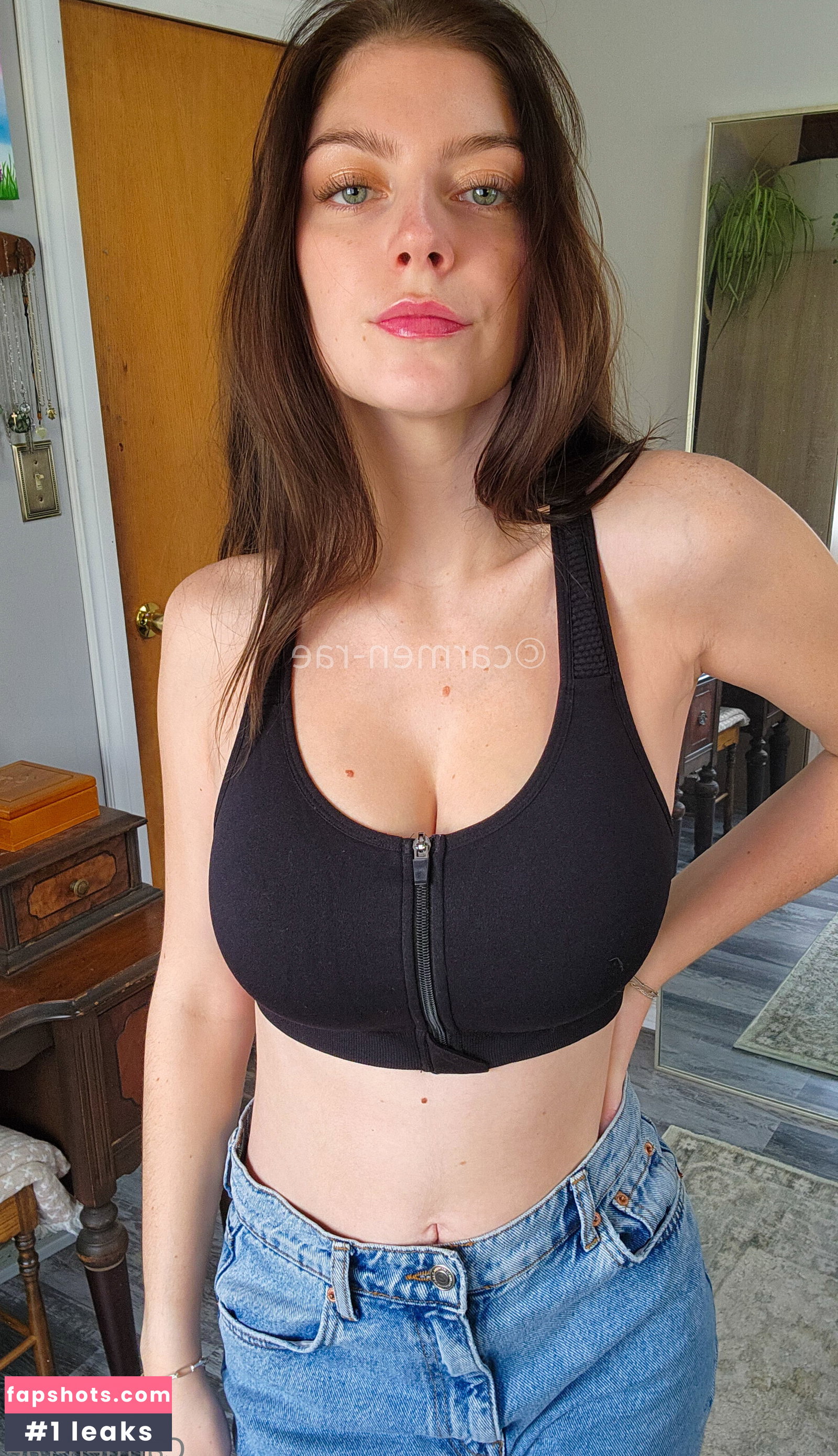 Carmen-Rae gallery photo #9720