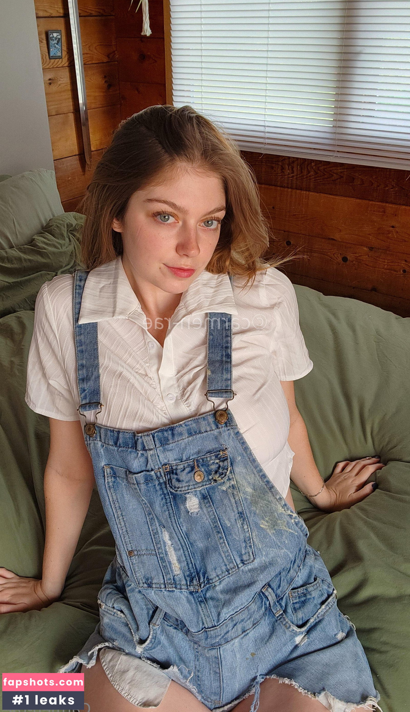 Carmen-Rae gallery photo #7021