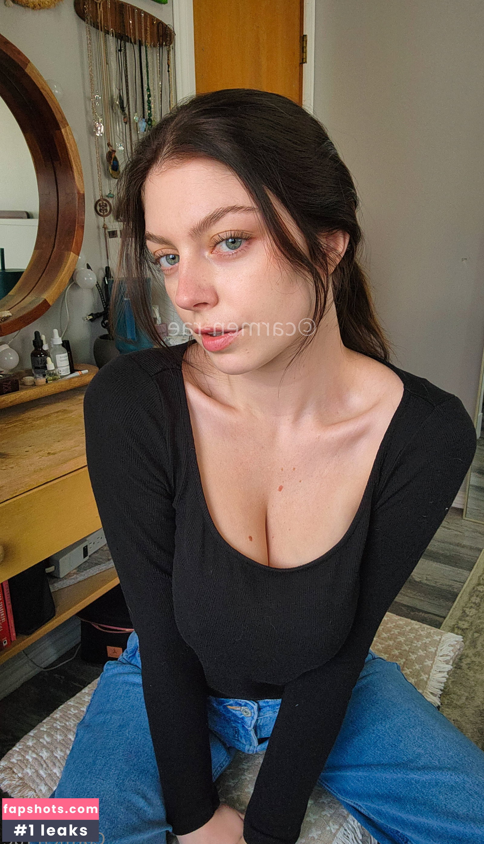 Carmen-Rae gallery photo #2924