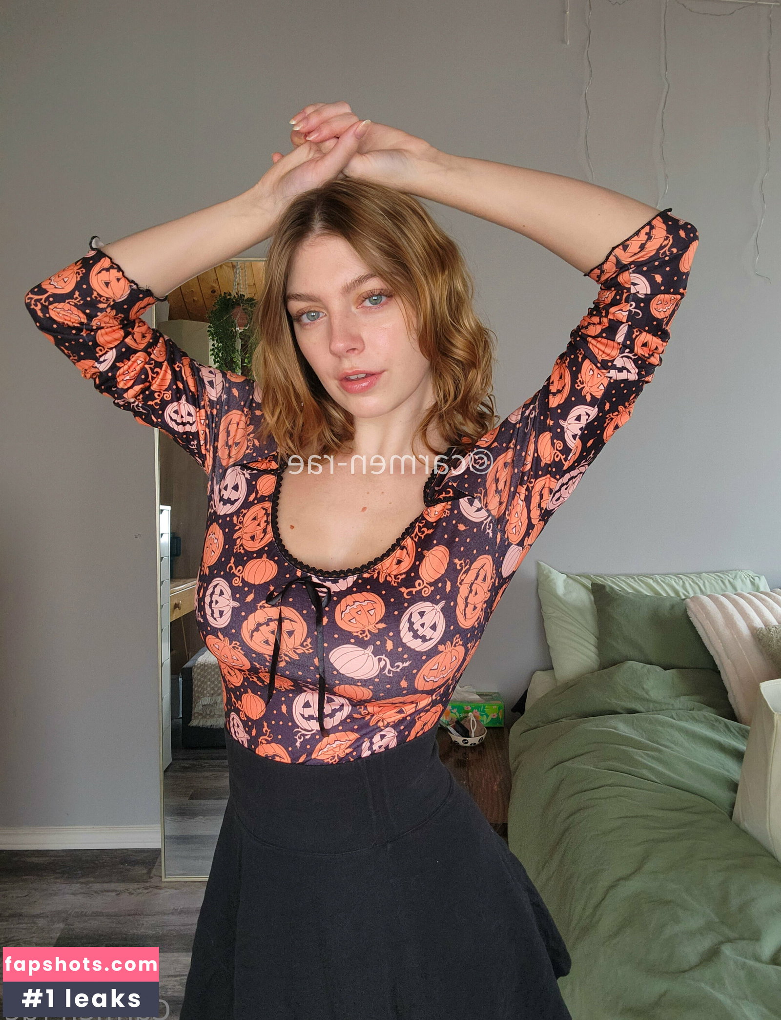 Carmen-Rae gallery photo #1883