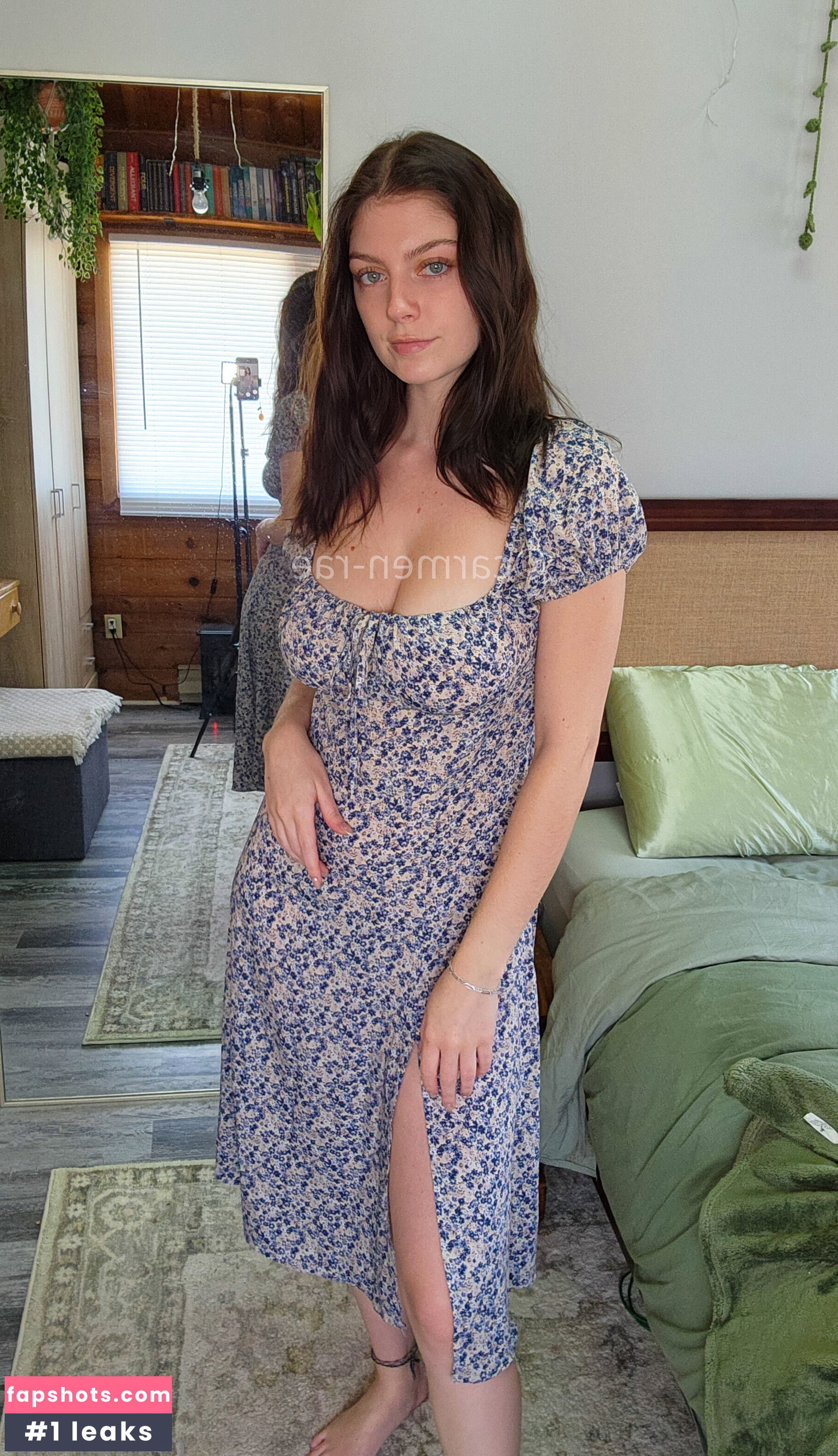 Carmen-Rae gallery photo #6083