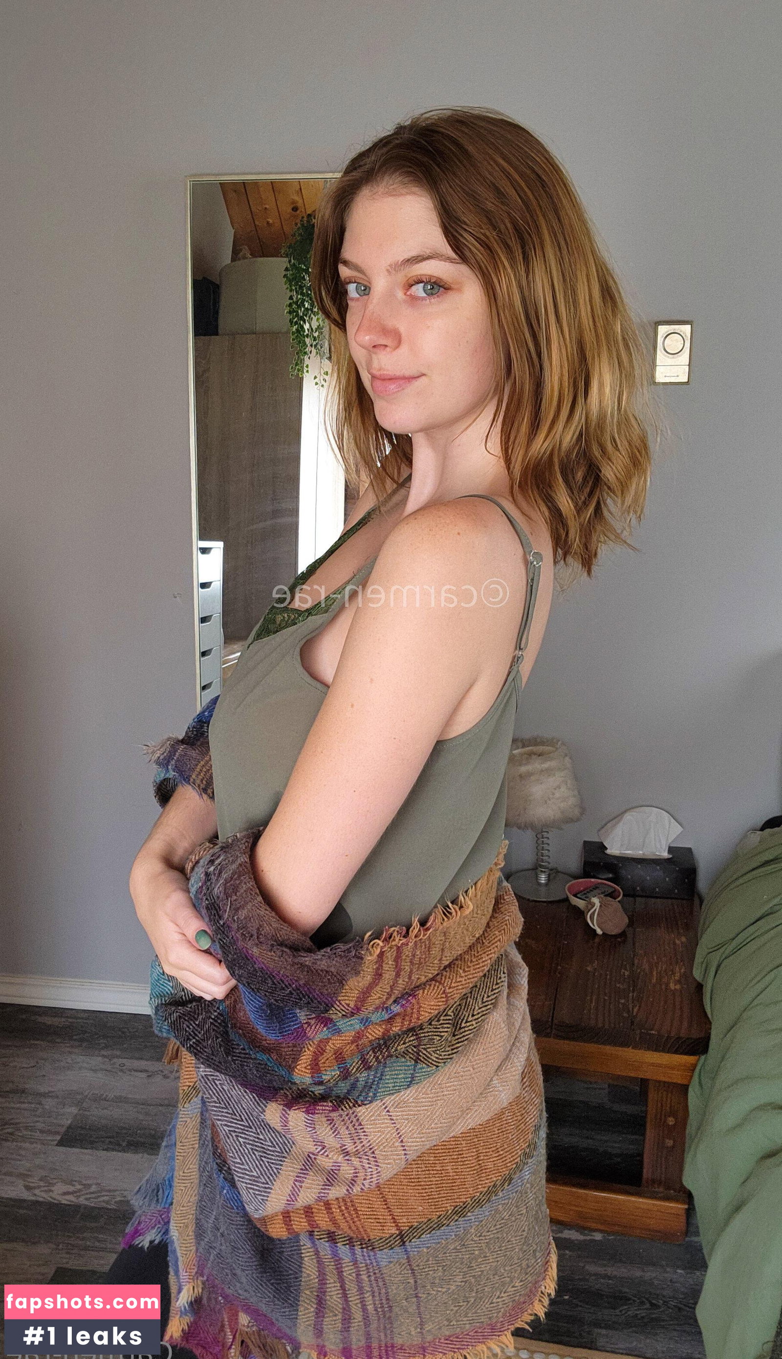 Carmen-Rae gallery photo #2463