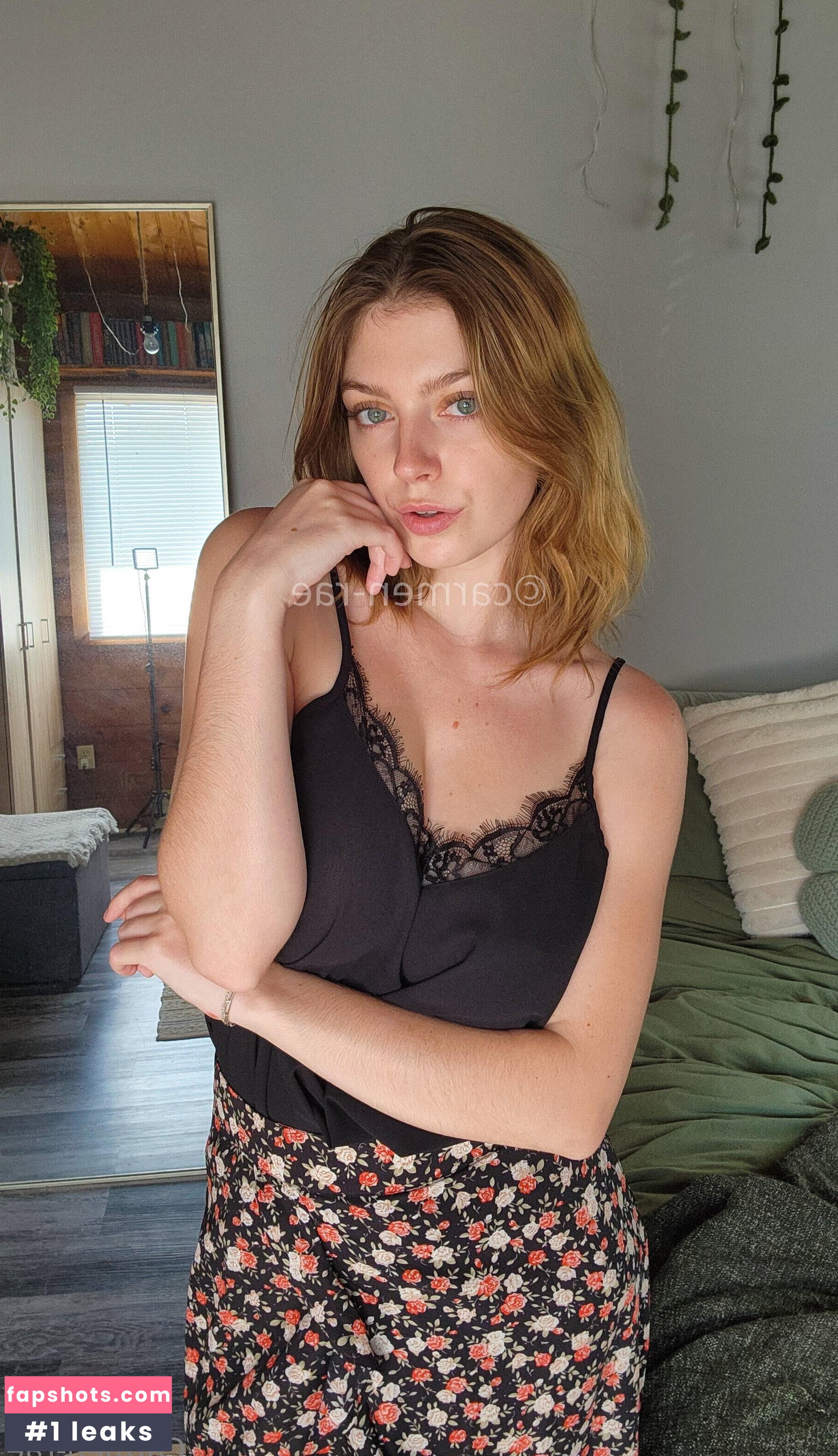 Carmen-Rae gallery photo #8208
