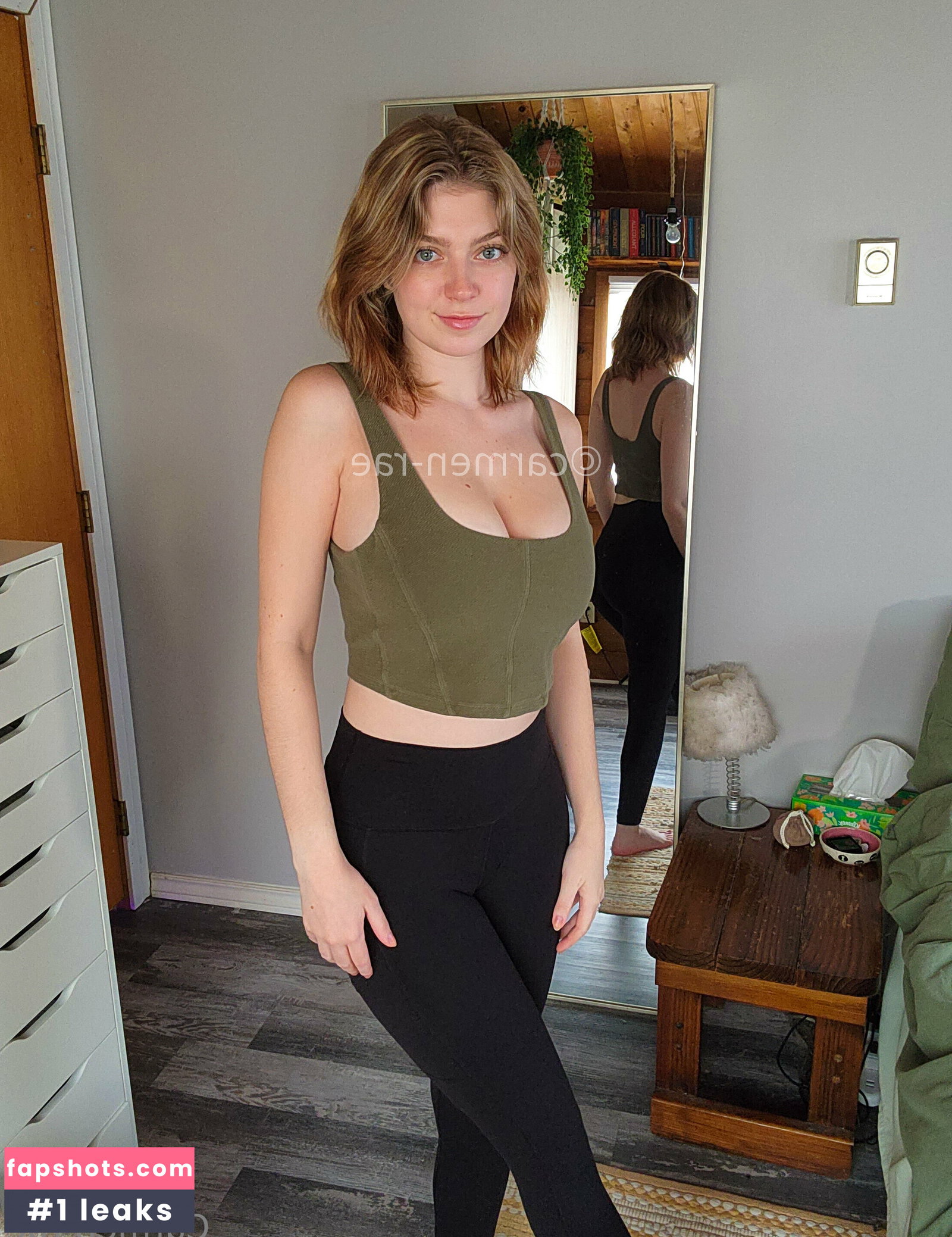 Carmen-Rae gallery photo #6473