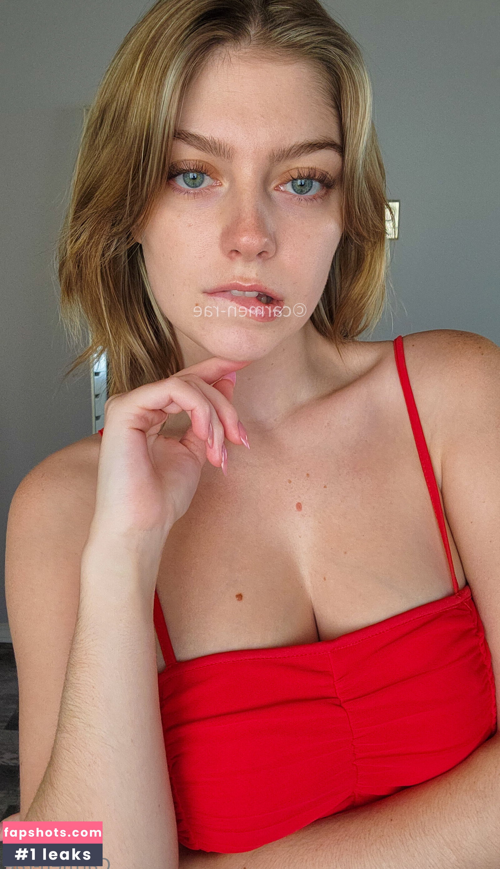 Carmen-Rae gallery photo #7348
