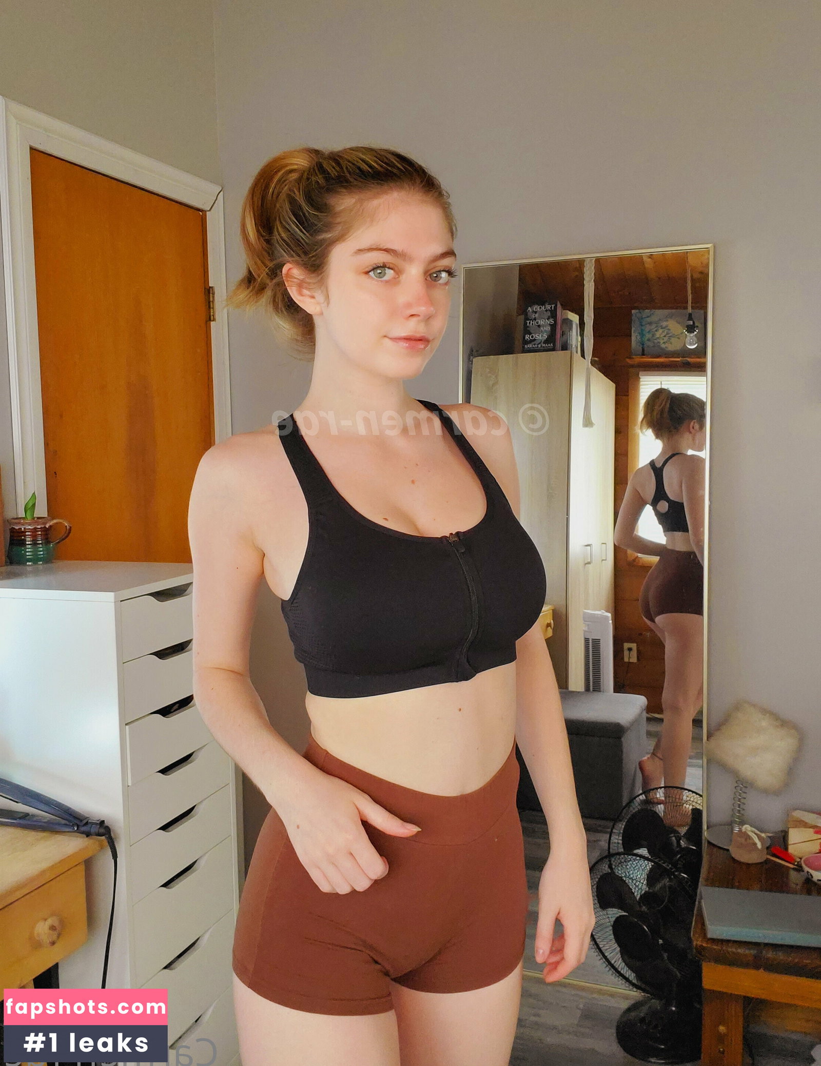 Carmen-Rae gallery photo #1196