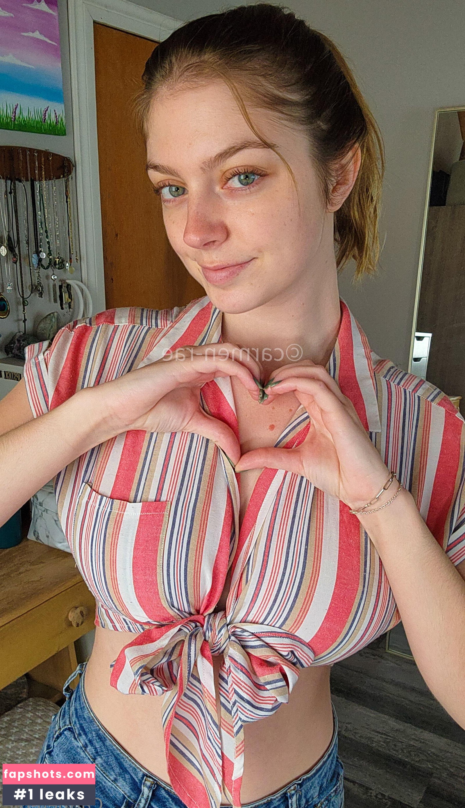Carmen-Rae gallery photo #1093