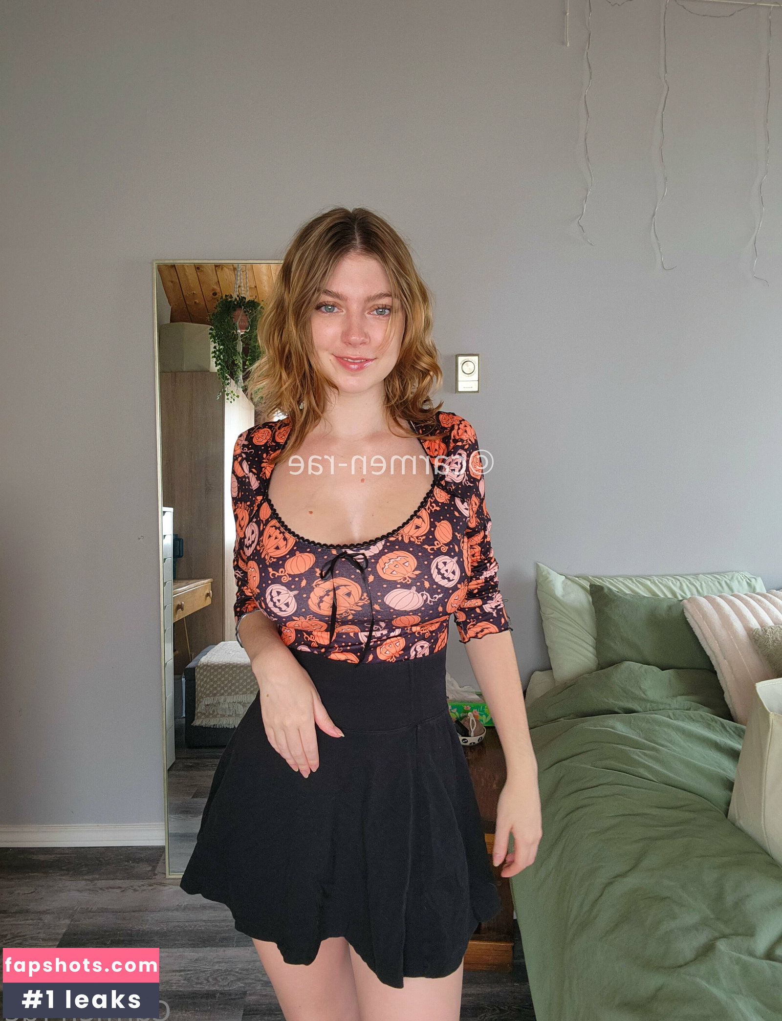 Carmen-Rae gallery photo #2603