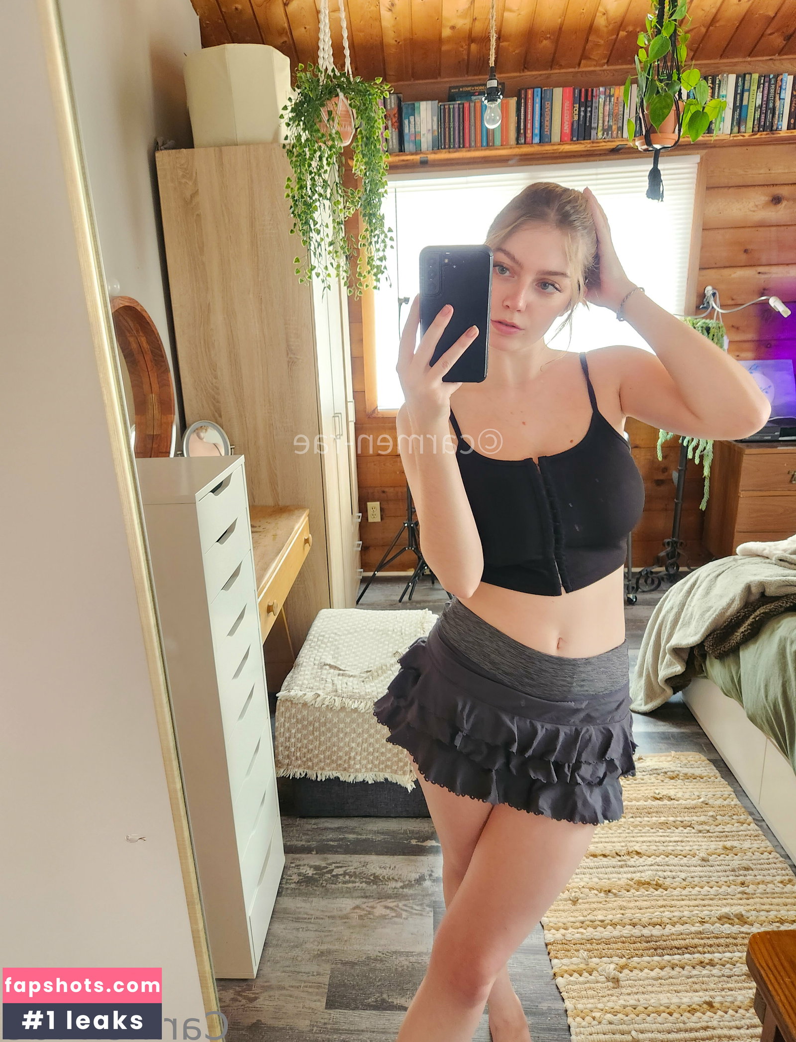 Carmen-Rae gallery photo #7444
