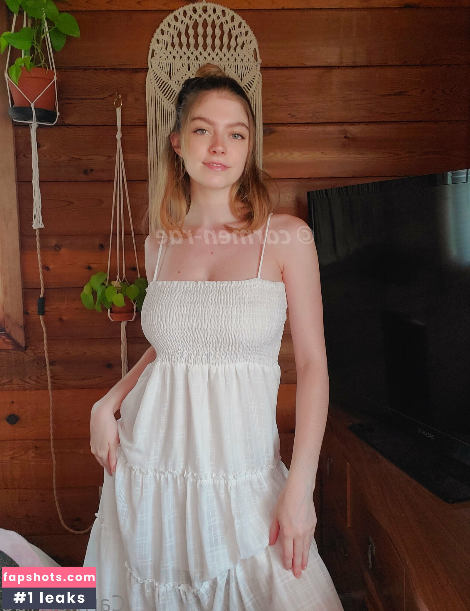Carmen-Rae gallery photo #6537