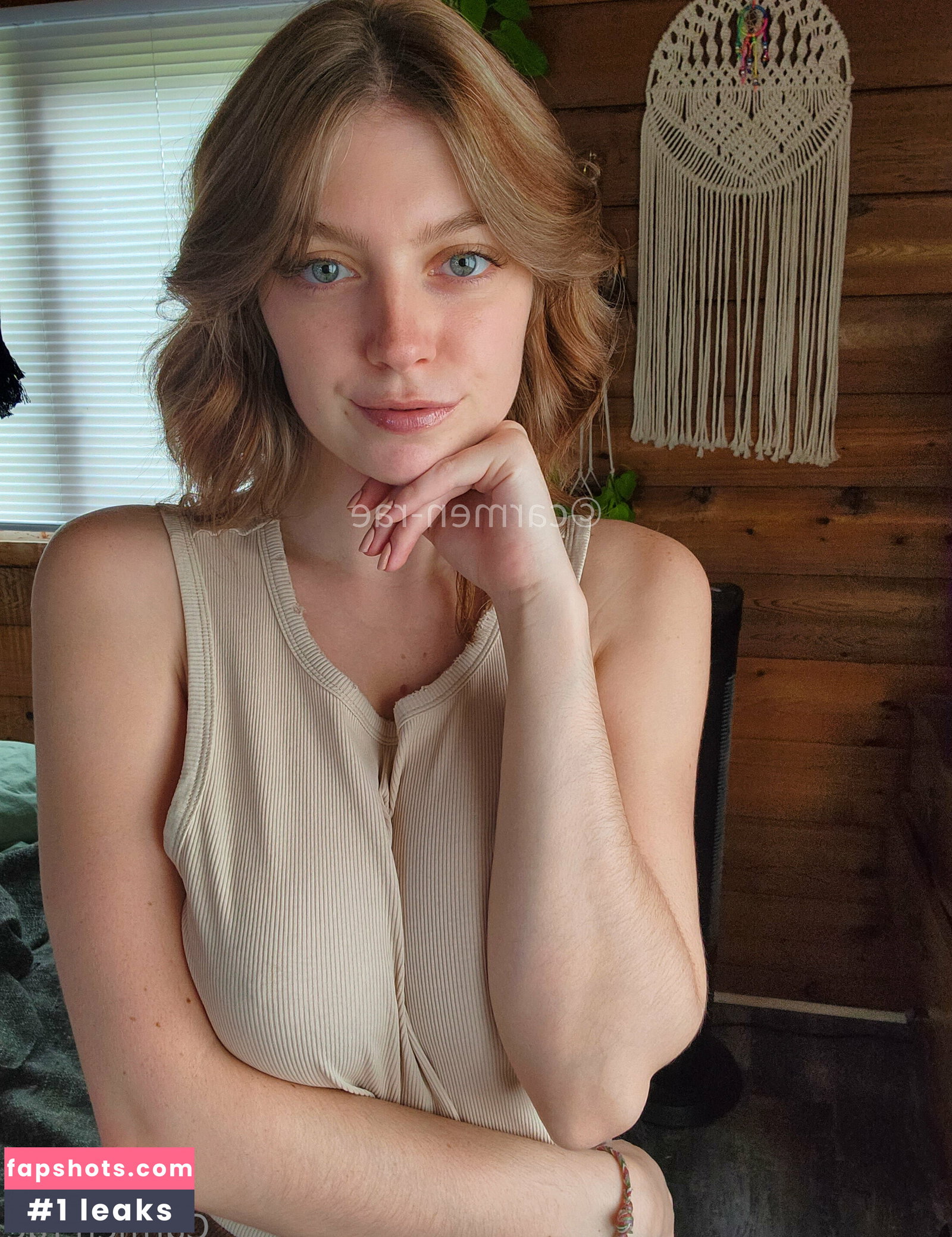 Carmen-Rae gallery photo #4248